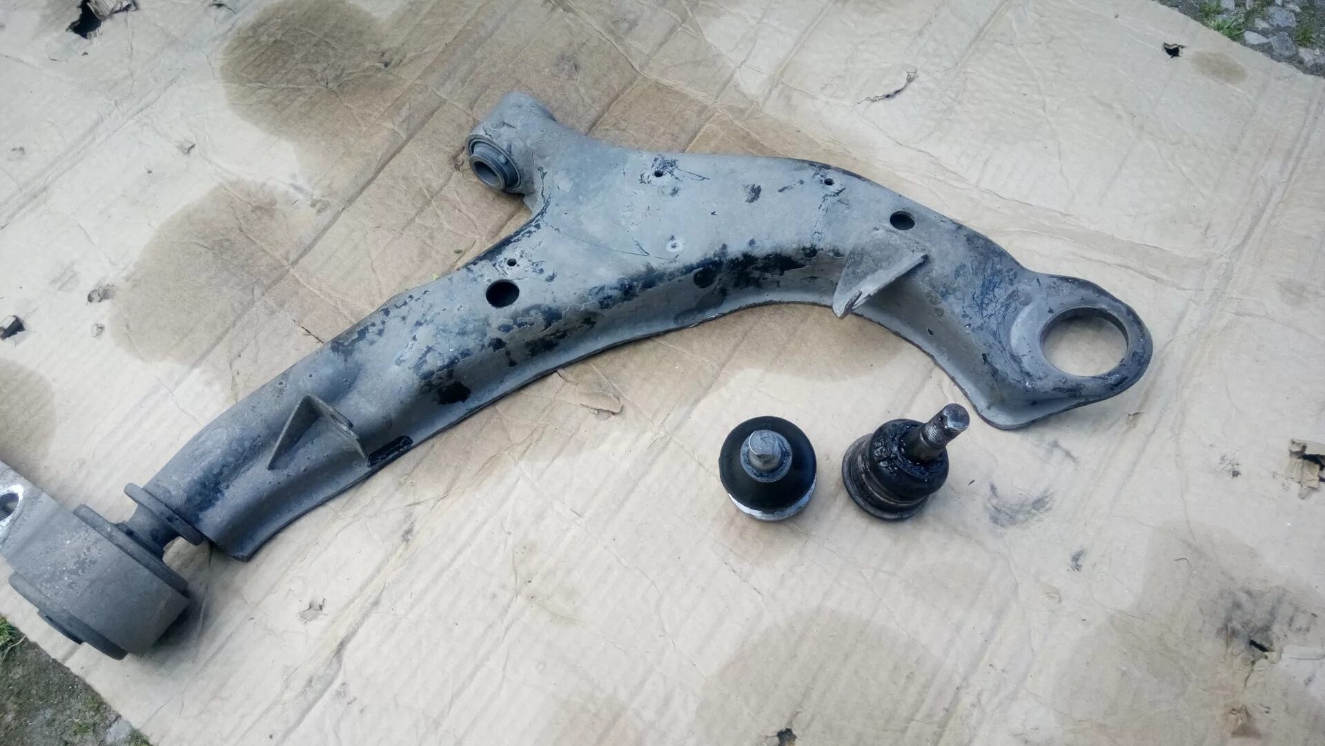 Сайлентблоки передних рычагов Nissan primera p12 - Nissan Primera (P12), 2 л, 20