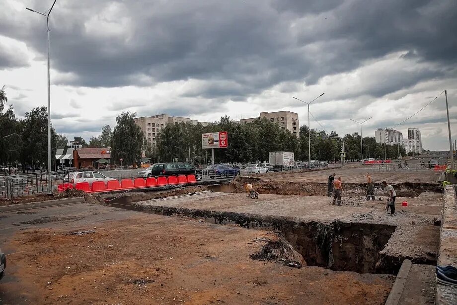 Подземный переход. Строительство подземного перехода. Домодедовская переход до ремонта. Остер подземный переход картинки.