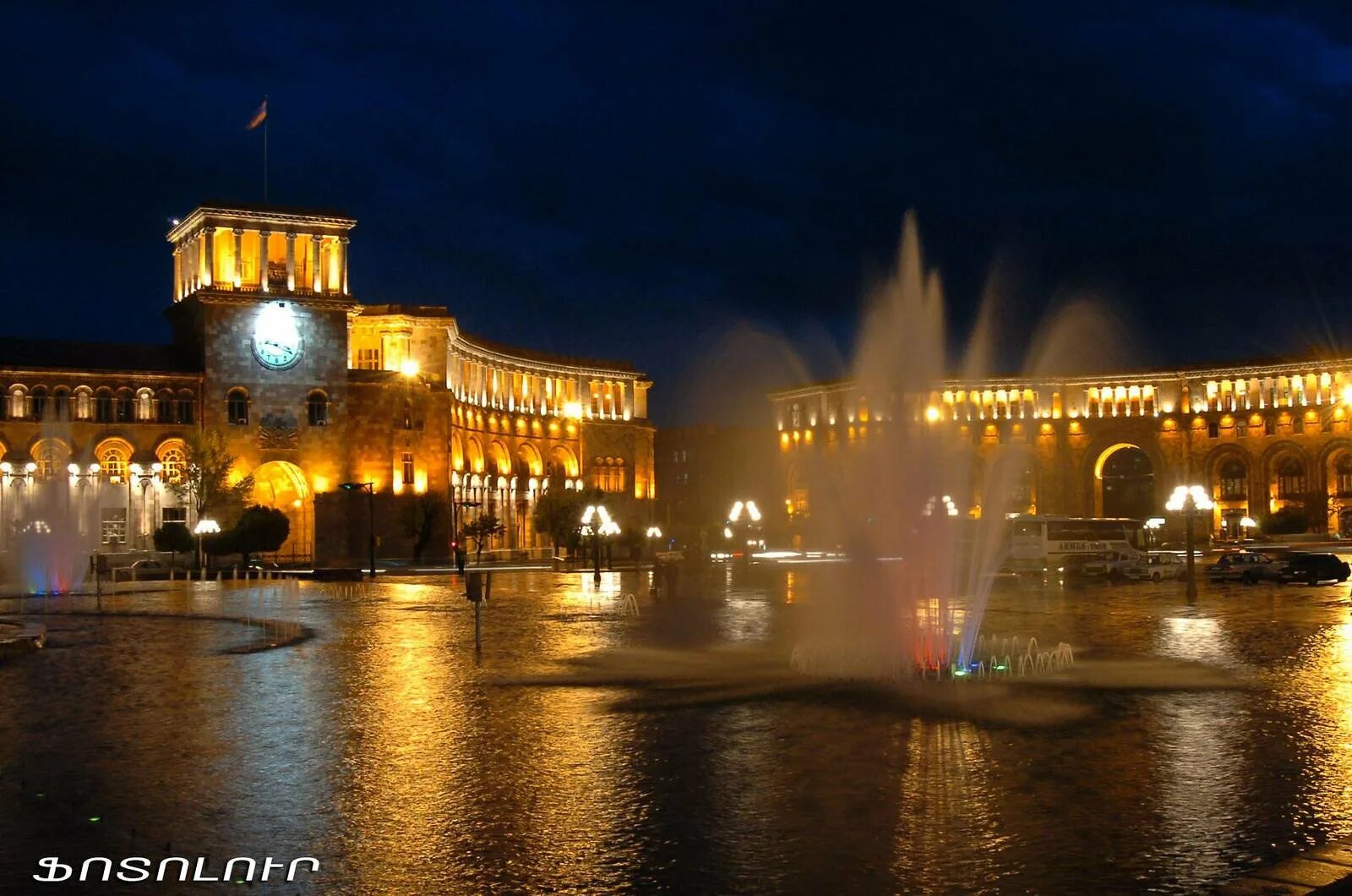 Агентства еревана. Площадь Республики Ереван. Столица Армении Ереван. Площадь независимости Ереван. Площадь революции Ереван.