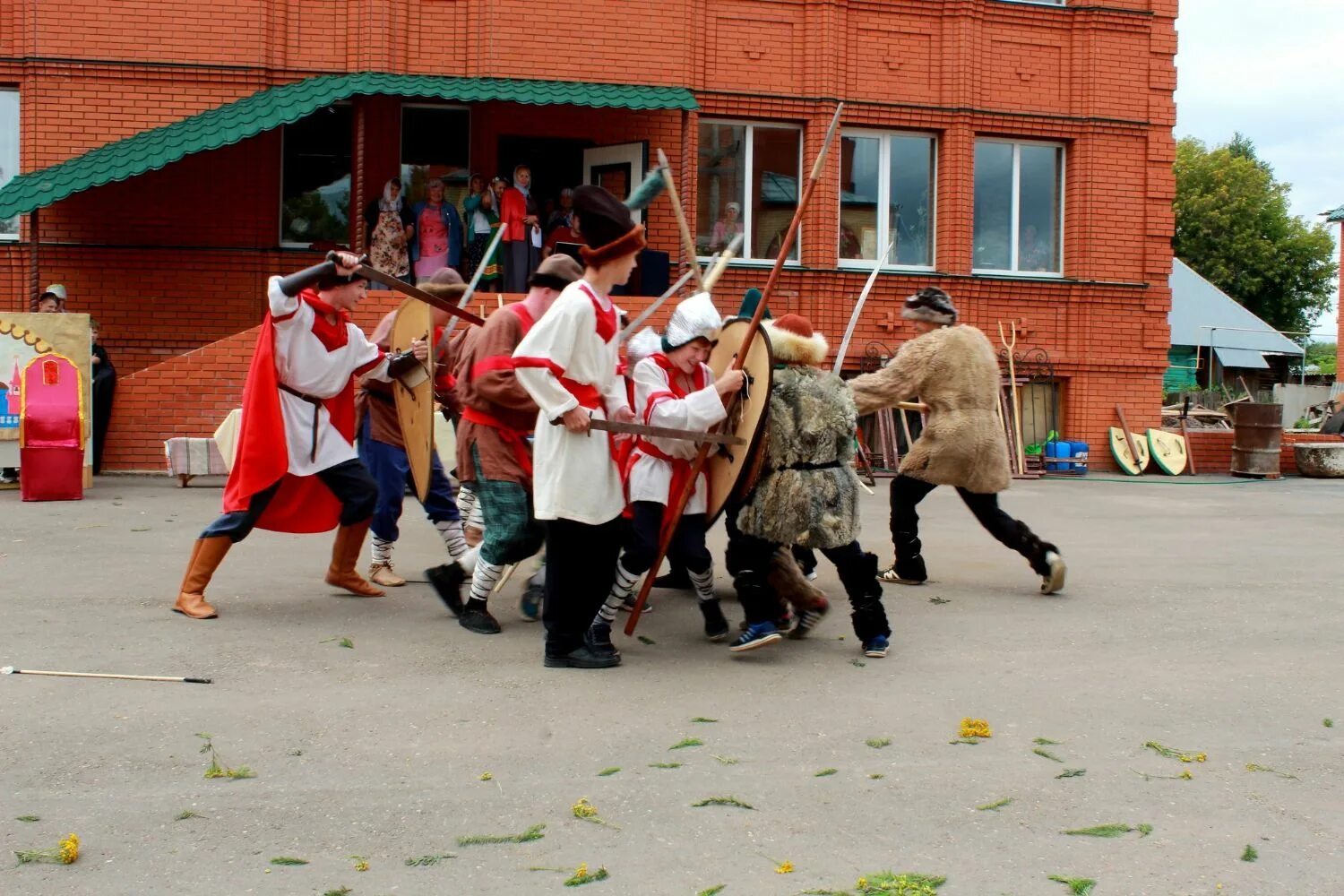 Погода сернур марий эл на неделю. Сернур. Сернур Церковь Архангела Михаила. Сернур фото. Старый Сернур.