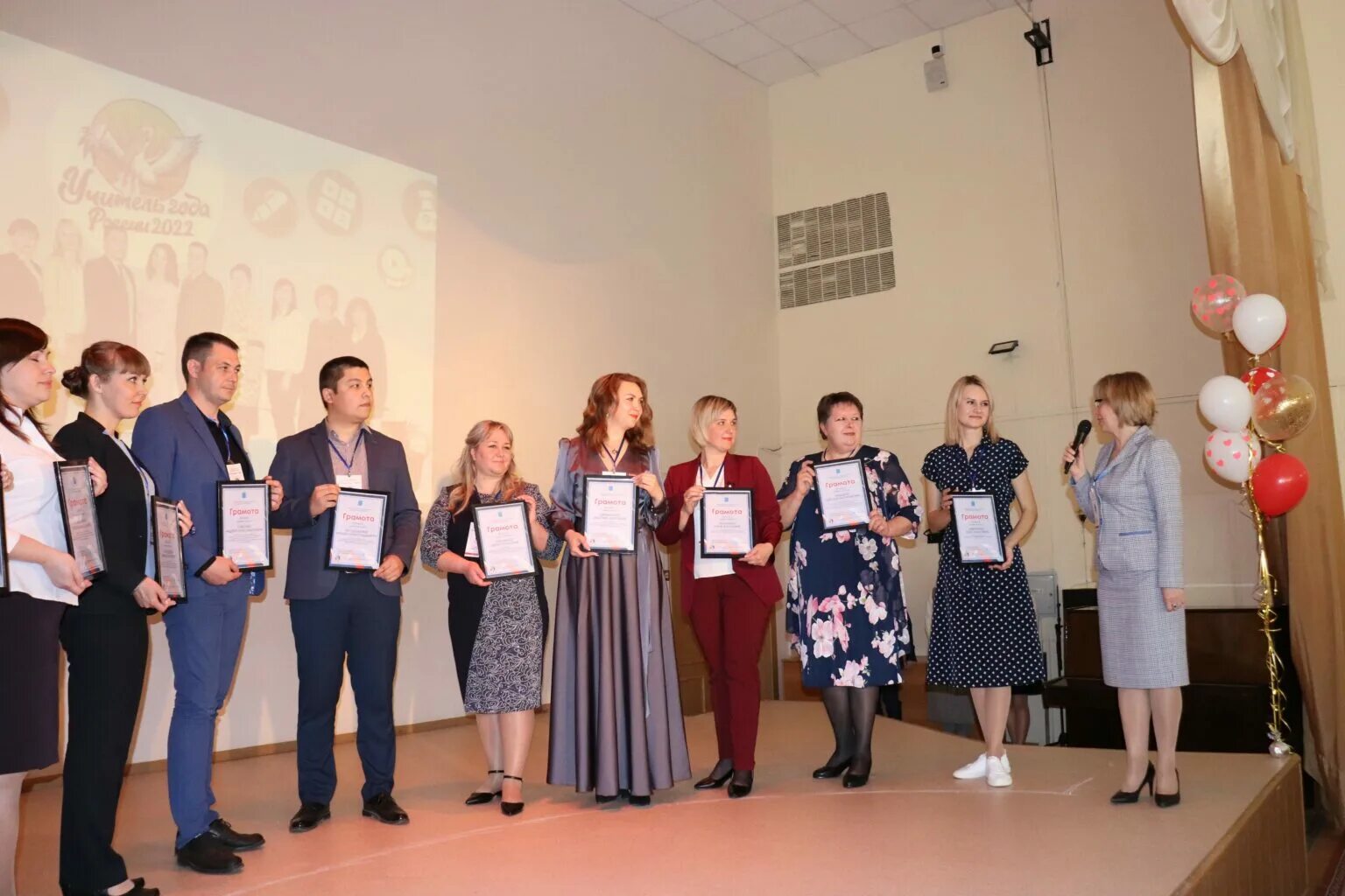 Лицей 62 уфа учителя. Директор 62 лицея уфа. Зотова директор лицея 62 саратов. Лицей 62 уфа. Лицей 62 уфа.