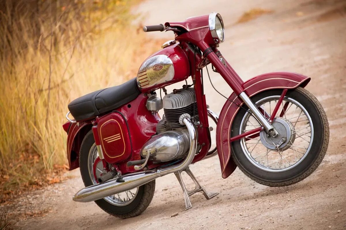 Мотоцикл иж планета спорт 350. Ява 350 старушка ява. Мотоцикл иж юпитер 5. Красивые советские мотоциклы. Картинки мотоцикла советских.