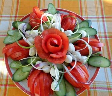Украшение овощами праздничного
