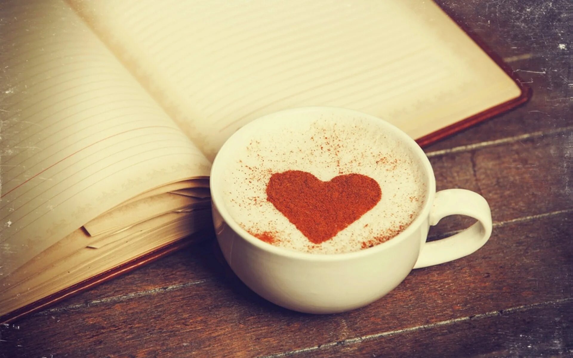 Доброе утро сердце любимому. Чашка кофе. Красивое кофе с сердечком. Обои на рабочий стол кофе. Красивая чашка кофе.
