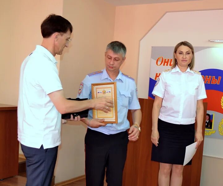 Сотрудники принимают участие в выборах. Участие молодежи в выборах. Молодежь и выборы. Голосование на выборах. Сотрудники принимают участие в выборах.