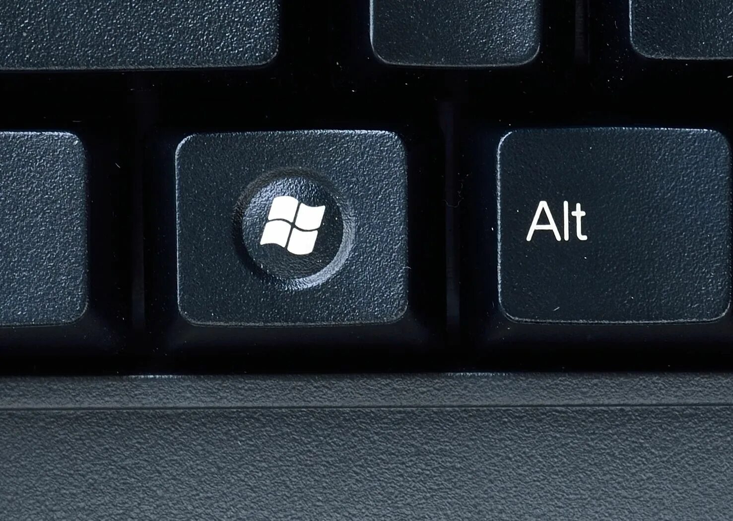 Windows key fails. Перезагрузка компьютера клавишами. перезапуск компьютера с клавиатуры. win r на ноутбуке. winkey клавиша.