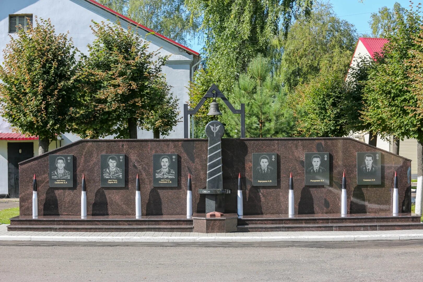 Городок свободный. Памятники в Свободном Амурской области. Памятники города свободного Амурской области. Город Свободный достопримечательности. Северный городок Свободный Амурская область.