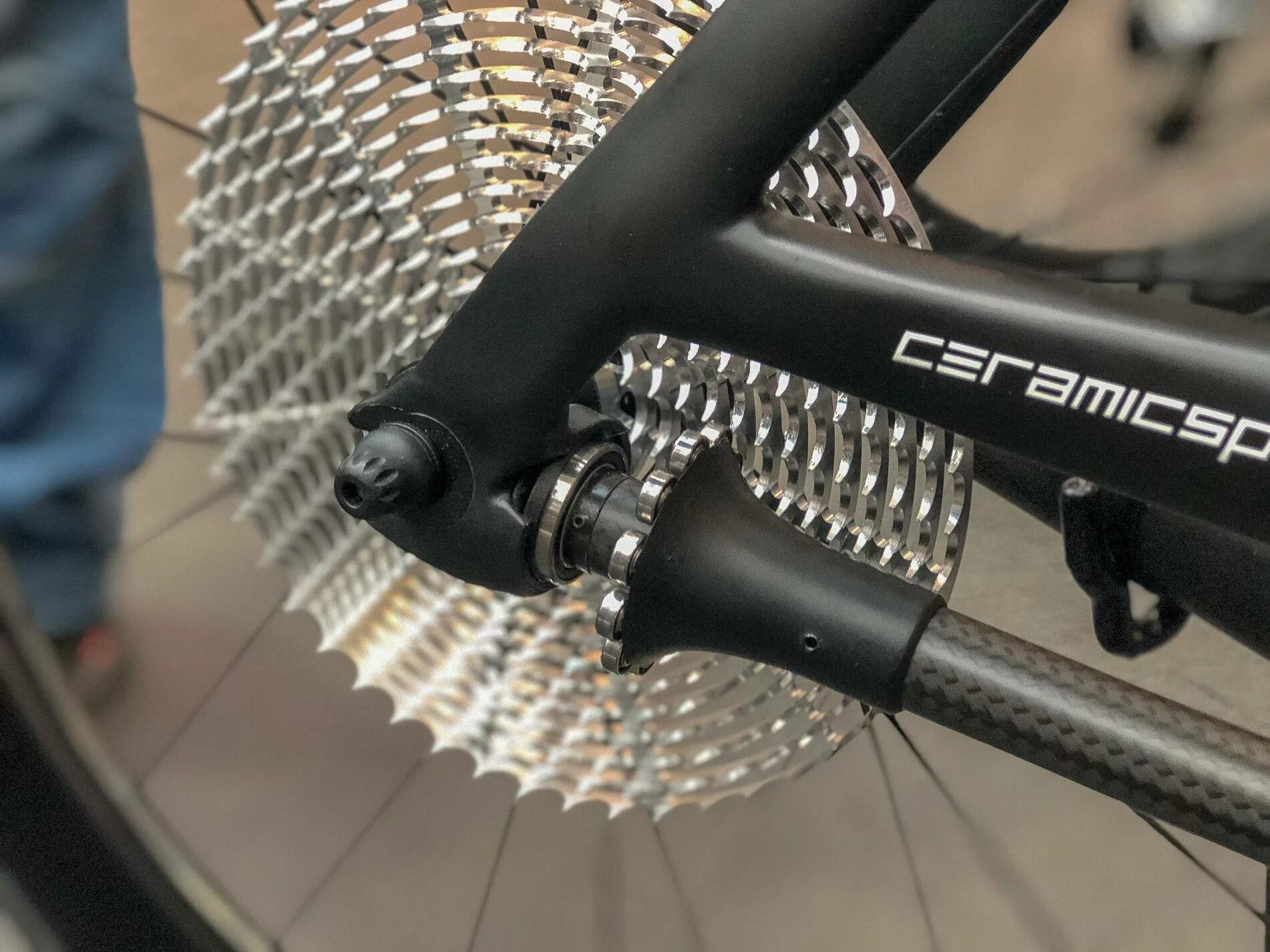 Ceramicspeed driven. Велосипед с карданом. Велосипед без передач. Карданный велосипед mifa. Карданный велосипед alpine.