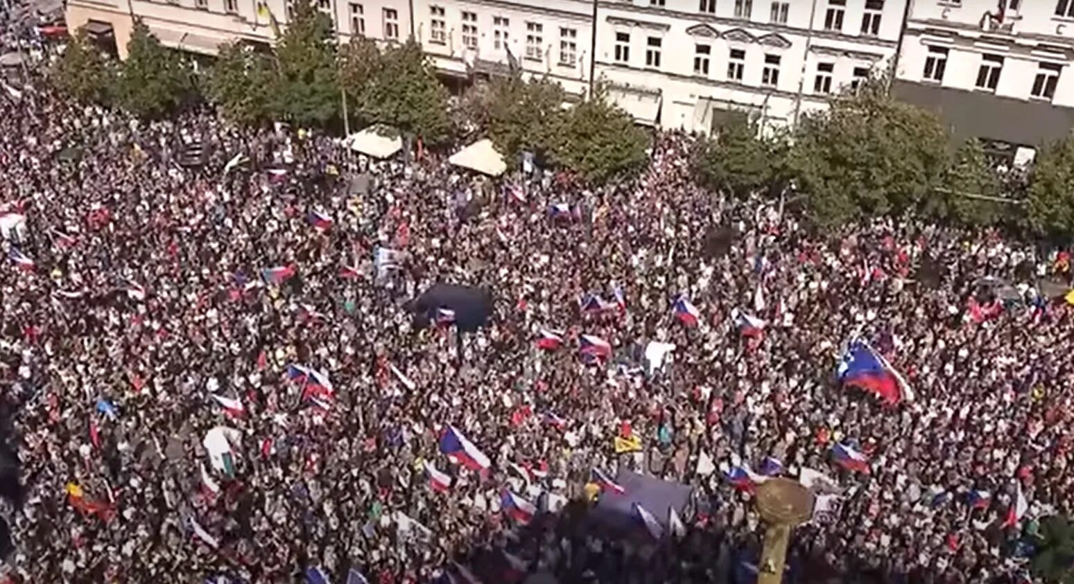 Протесты в Праге 2022. Митинг. Митинги в Европе. Мирная демонстрация.