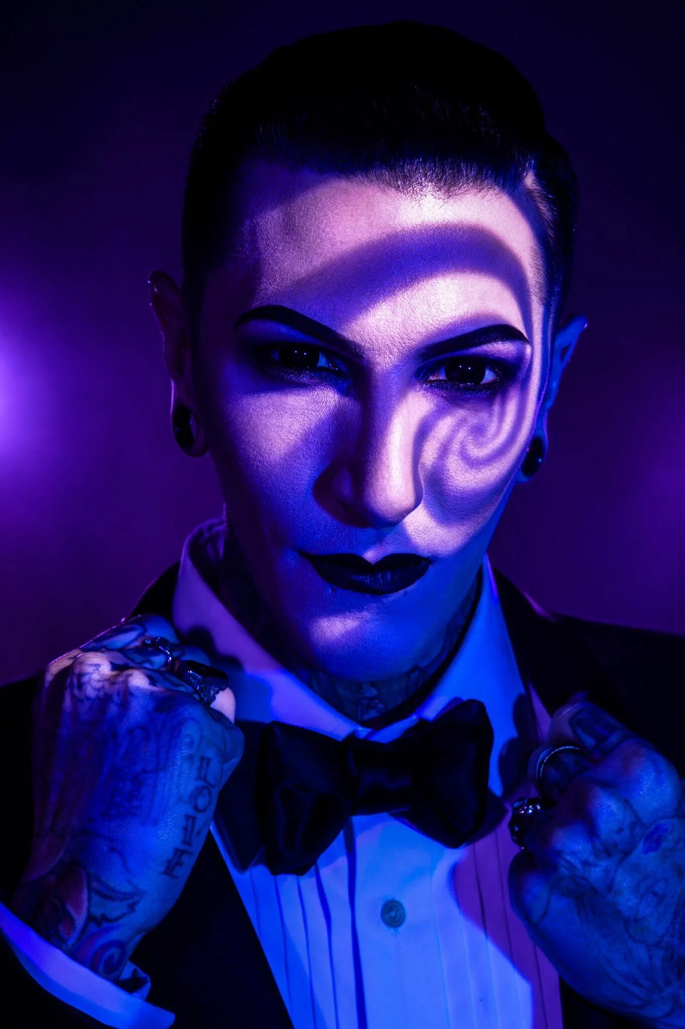 Motionless in white evil. Chris motionless. крис моушенлесс 2025. крис «motionless» черулли. motionless in white крис черулли.
