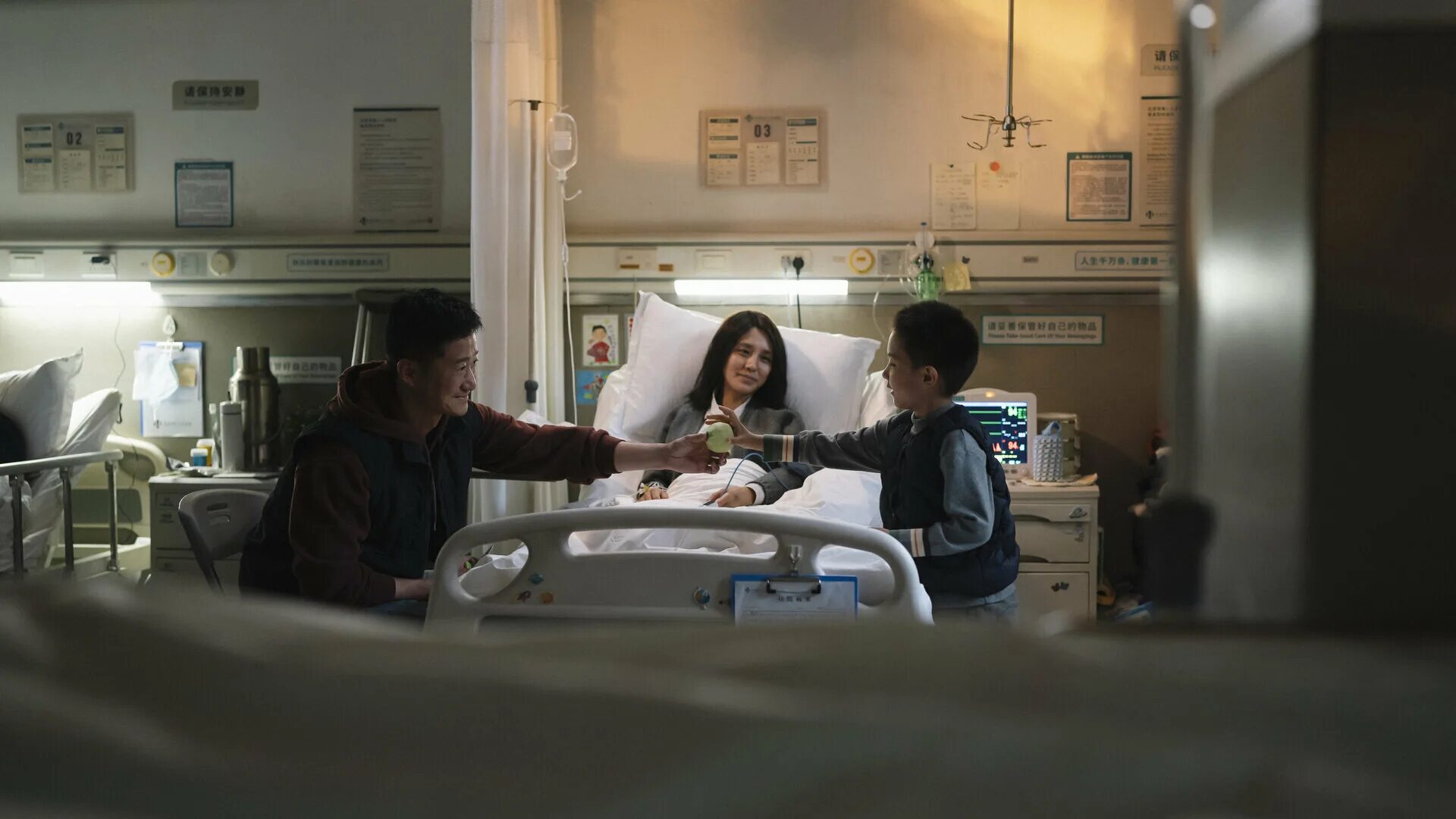 Китайская фантастика 2023. Интерстеллар: блуждающие земляне (2019). Китайская фантастика 2023. Блуждающая земля 2 (2023). Блуждающая земля нетфликс.