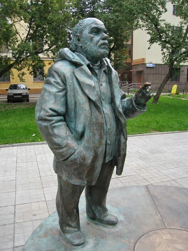 памятник горожане екатеринбург. памятник трем художникам в екатеринбурге. памятник горожане разговор екатеринбург. статуя горожане екатеринбург. памятник мыслящего горожанина моздок.