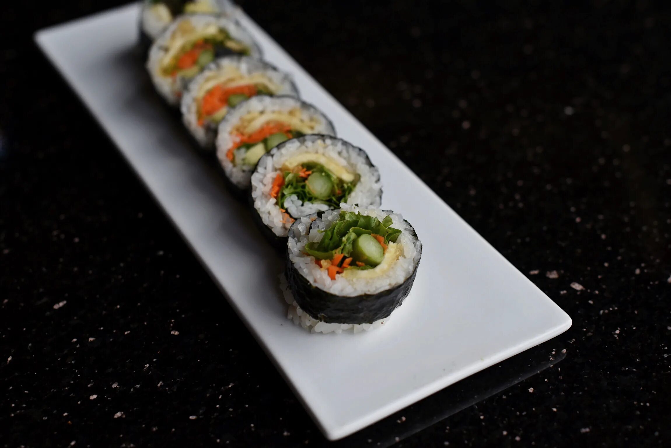 Бонсай роллы. Ролл банзай суши маки. Бонсай роллы. Банзай темпура ролл. Бонсай роллы.