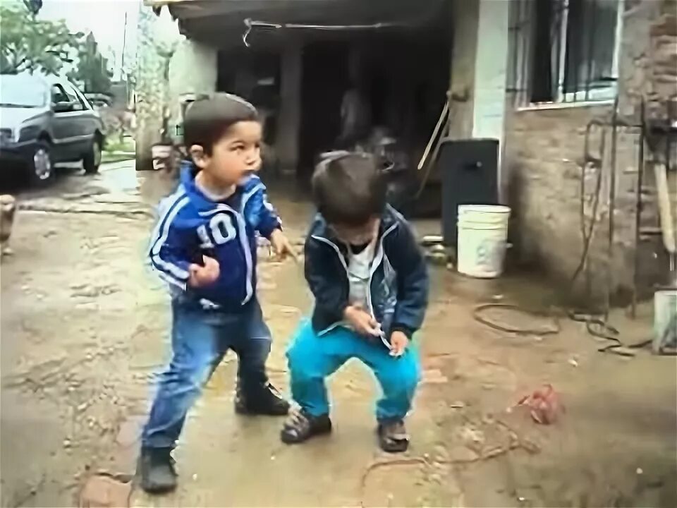 Видео танцующего маленького мальчика. Танцы для детей мальчики. Видео где маленький мальчик танцует на столе. Видео танцующего маленького мальчика. Видео танцующего маленького мальчика.