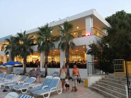 Larissa beach 4