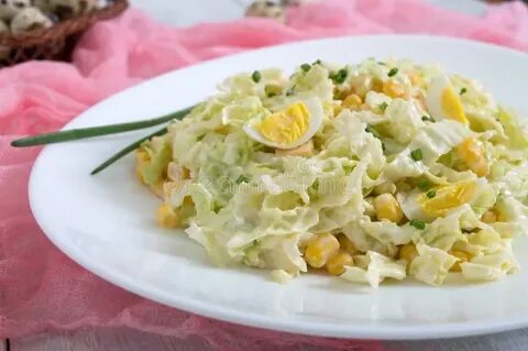 Салат с огурцом курицей капустой яйцом