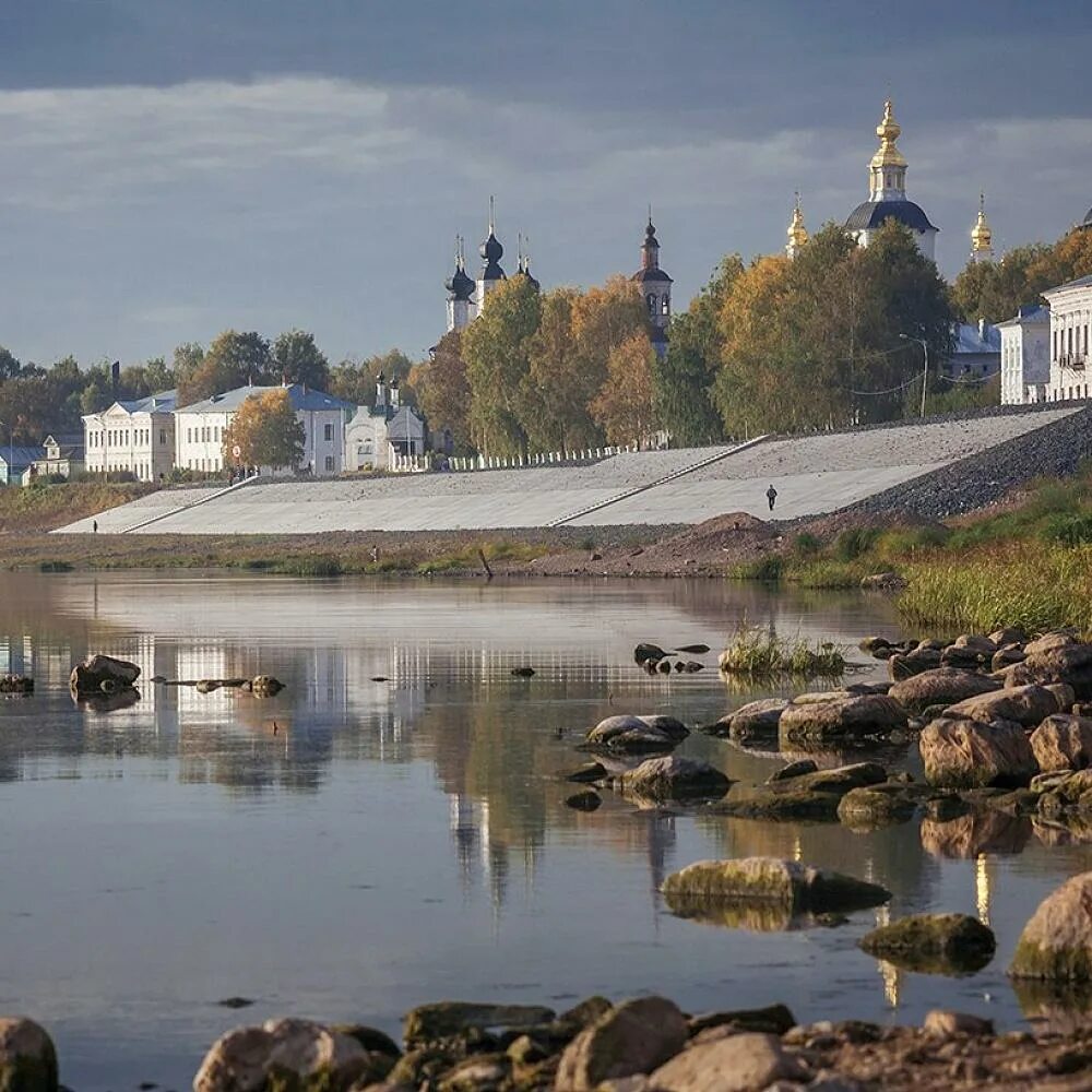 Сохранение малых исторических городов. Пейзажи великого устюга. возрождение малых городов. берега в великом устюге. валун устюг вологодская область.