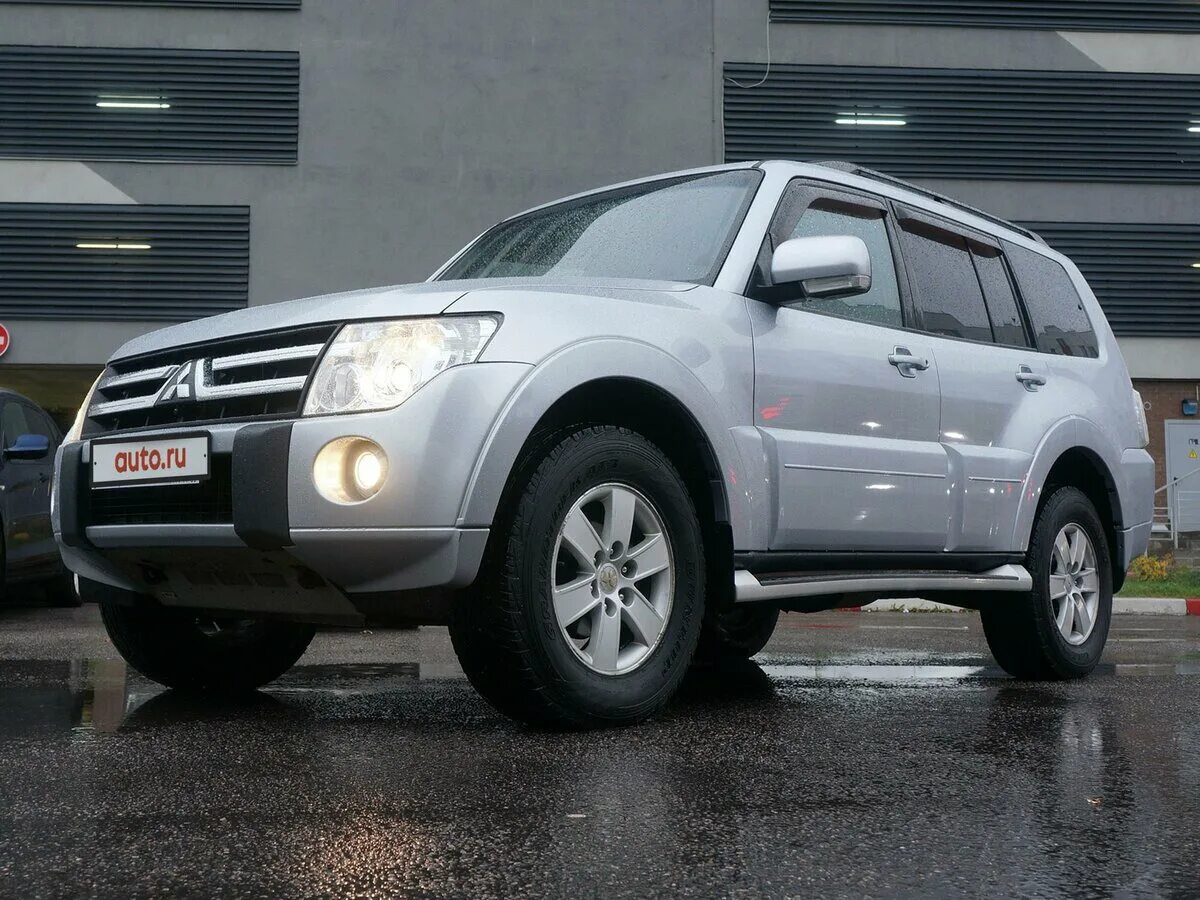 Pajero 4 3.0. Паркетник Митсубиси Паджеро. Машина Митсубиси Паджеро 4 2010. Митсубиси джип 2010. Митсубиси паджеро купить бу в россии