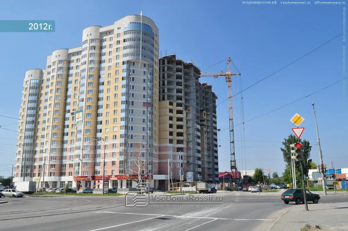 Yekaterinburg, Bakinskikh Komissarov st house 95. Apartment house