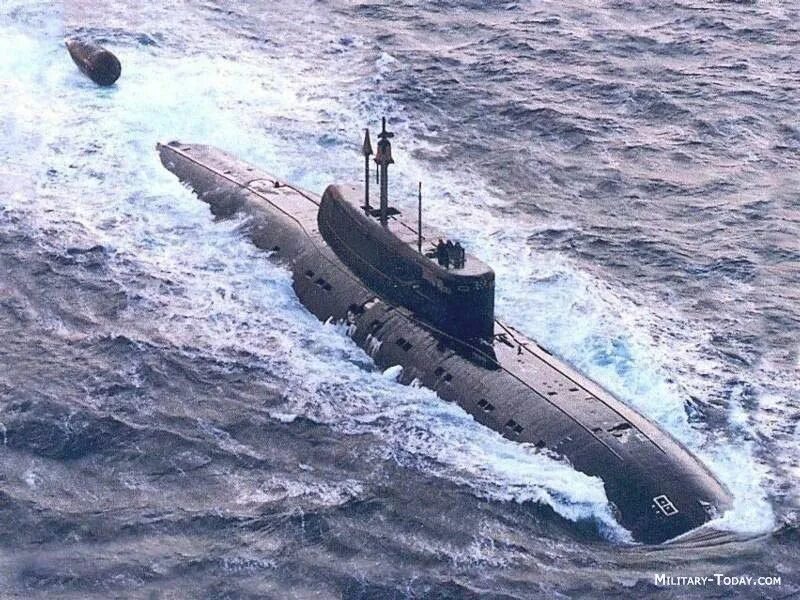 Подводников 17