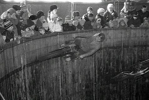 Мотогонки по стене