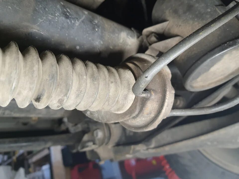 Гул при движении автомобиля. Почему гул в машине. Почему гул в машине. Какие шумы говорят о скорой поломке автомобиля. Почему гул в машине.