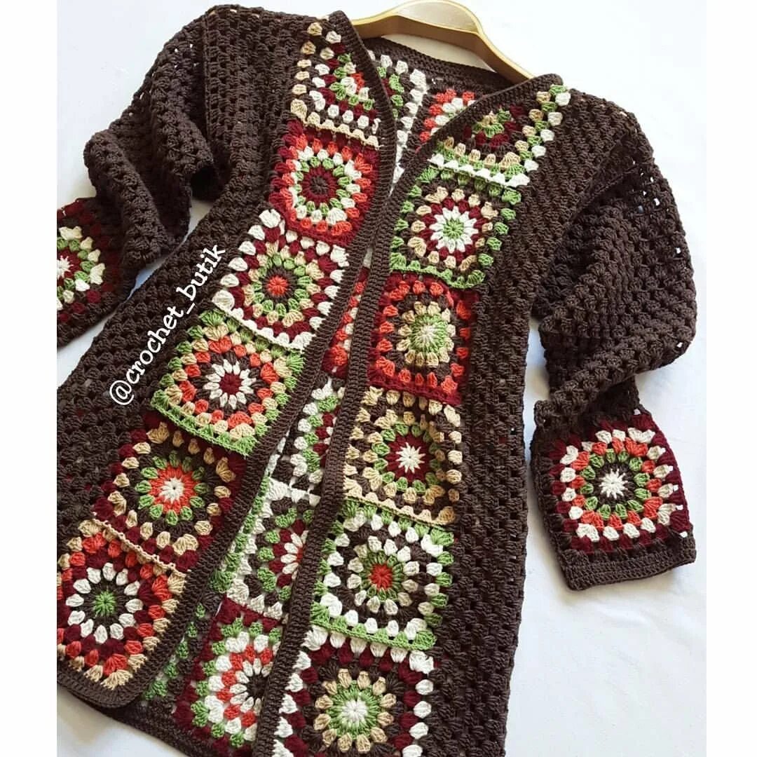 Пиджак из бабушкиных квадратов. Кардиган бабушкин квадрат. Вязаный жакет из квадратов. Жакет из бабушкиных квадратов. Кардиган из бабушкиного квадрата.