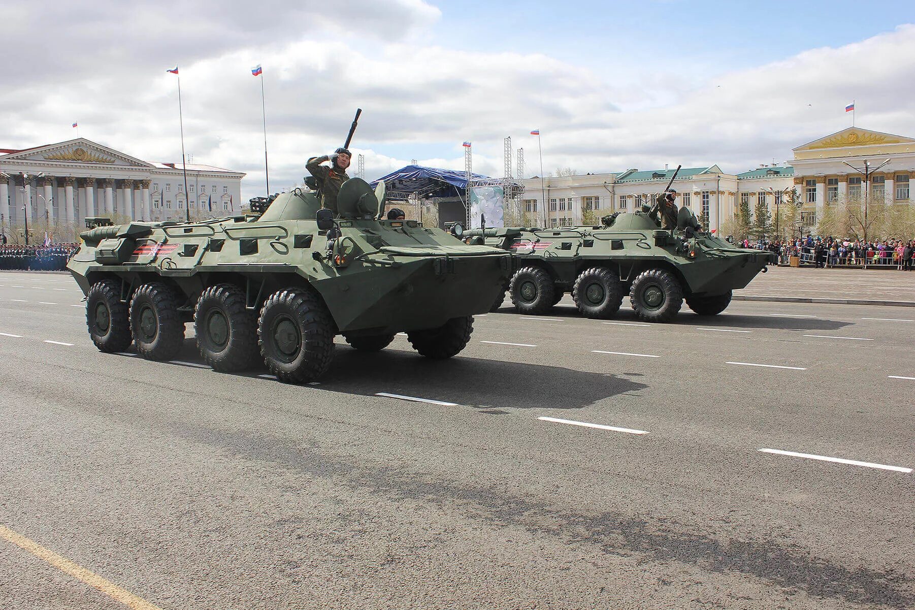 Военная техника Чита. Парад Чита. Парад в Чите техники. Коды в боевые войны. Единица боевой техники