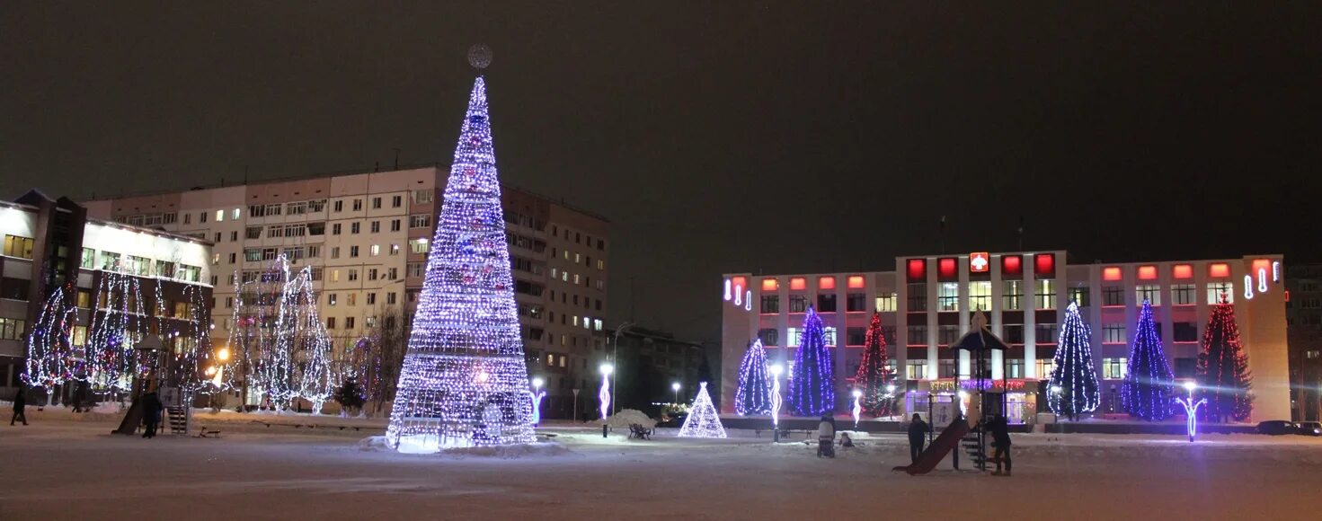 Сайт г усинска. Усинск площадь города. Площадь администрации Усинск. Республика Коми Усинск площадь. Усинск Центральная площадь.