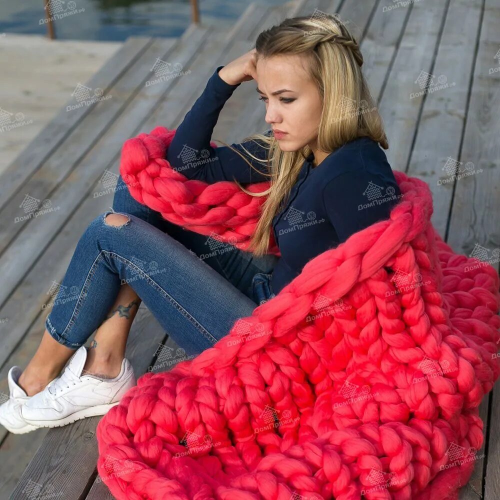 изделия из крупной пряжи. кофта очень крупной вязки. кардиган колосок шиншилла. кардиган шиншилла азиатский. Chunky blanket пряжа.