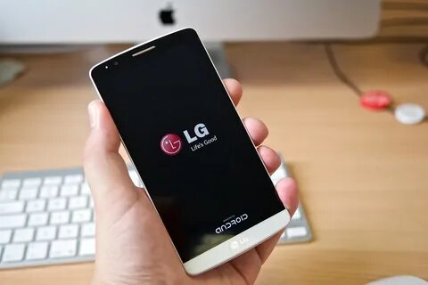 Телефон lg включается