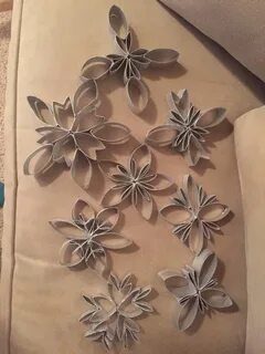 Снежинки из втулок от туалетной бумаги