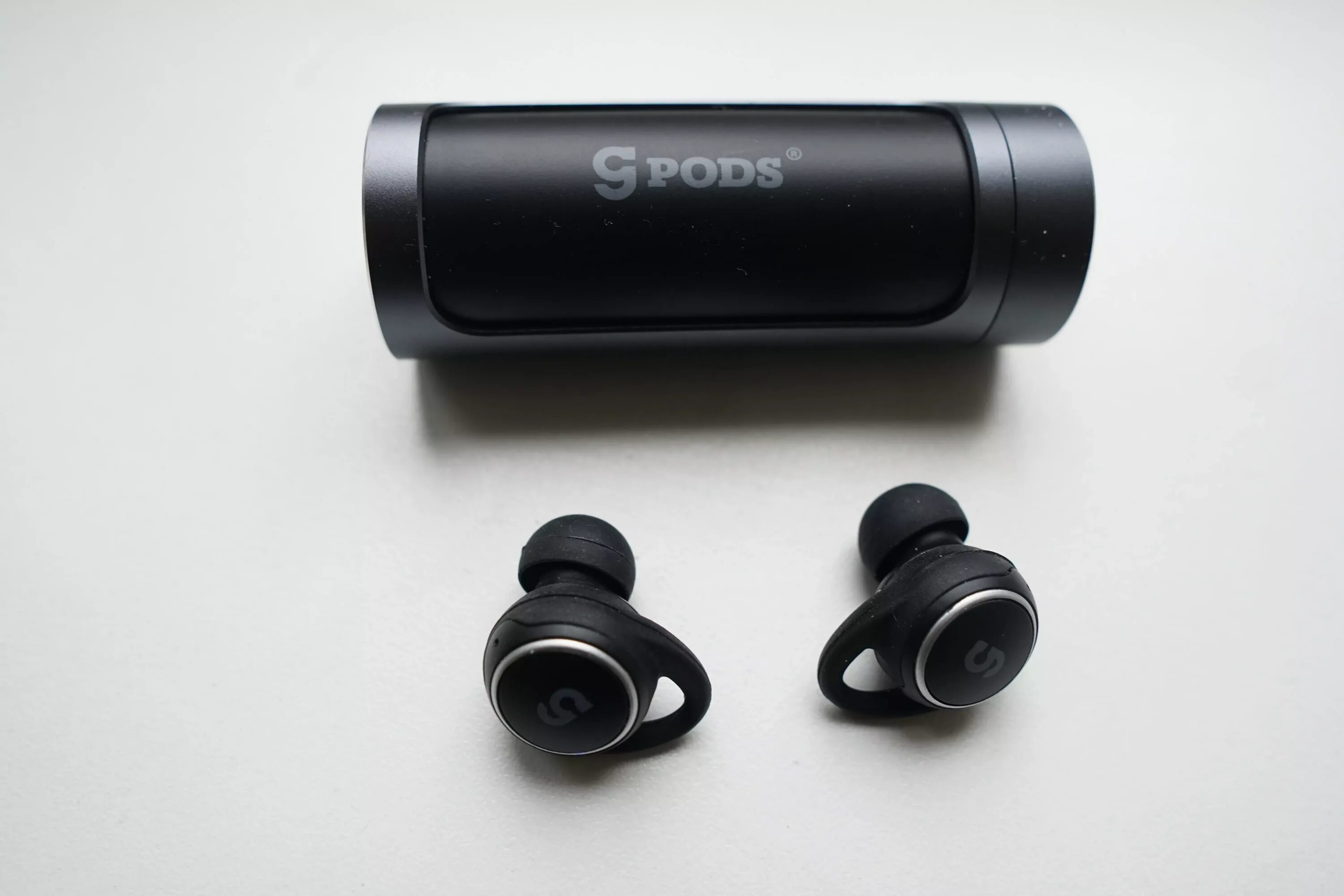 TWS CGPODS x5v. Беспроводные наушники GPODS. Case Guru CG pods наушники. Беспроводные наушники кейс слайдер.