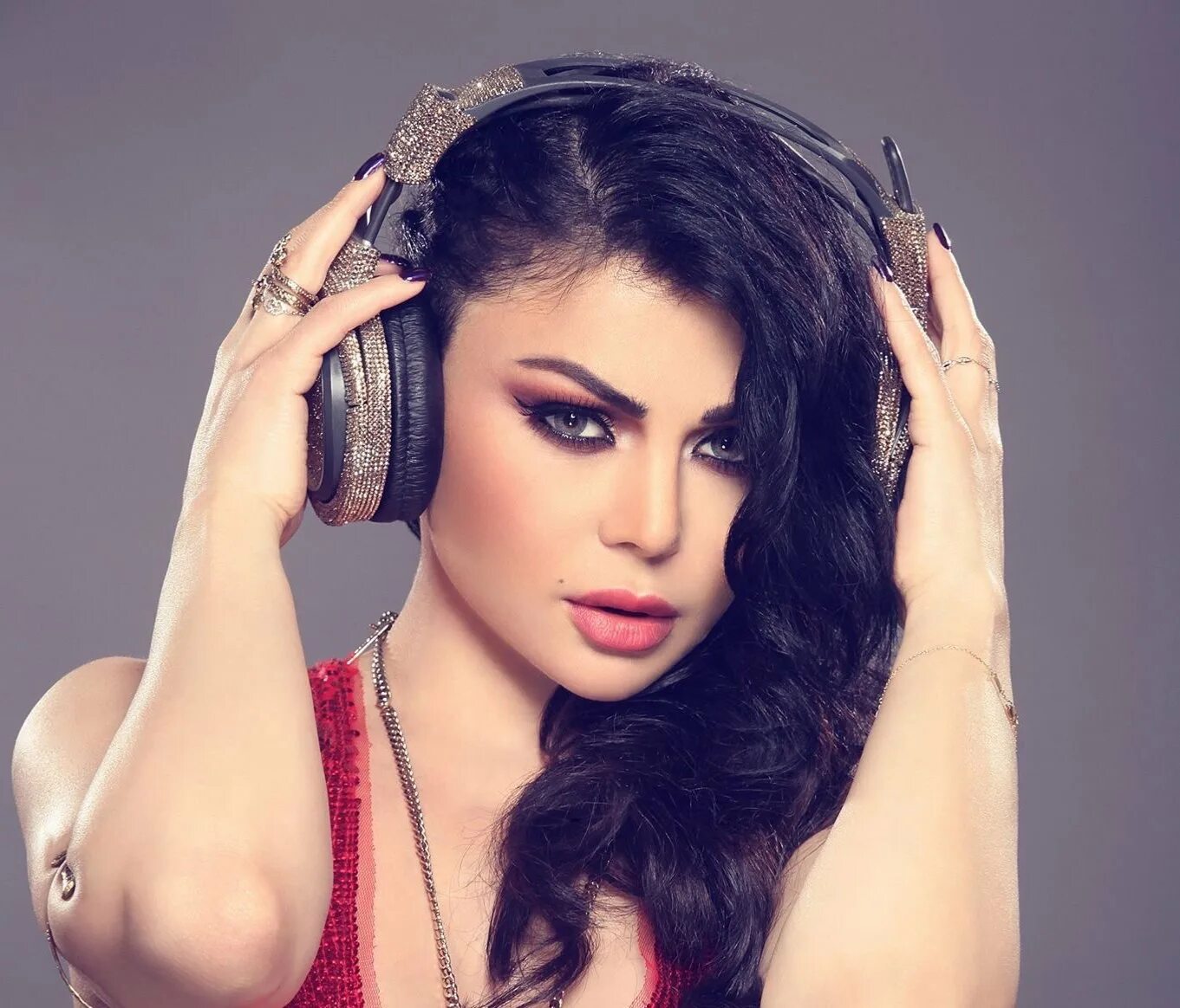 Арабские музыки мп3. Haifa Wehbe. Хайфа Вахби 2018. Хайфа Вахби 2019. Ana Hayfa Хайфа Вахби.