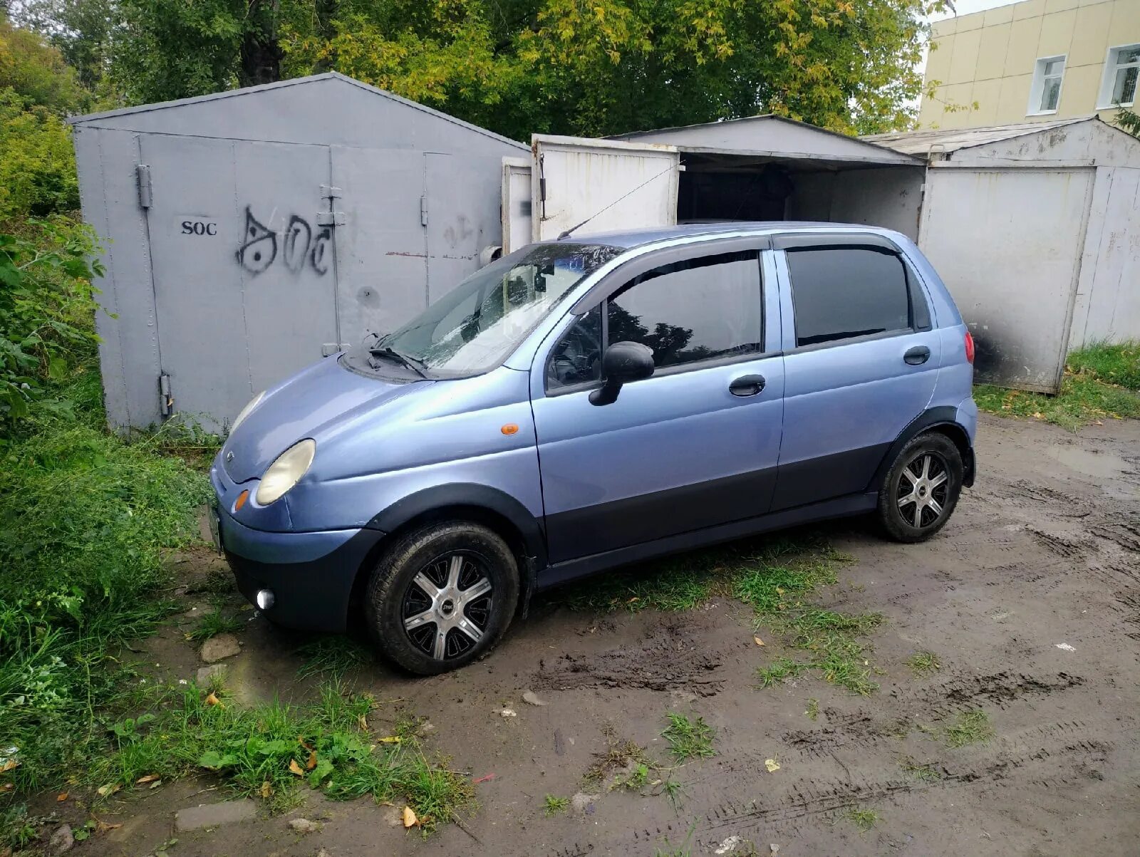 Накладки на двери матиз. Накладка арок Daewoo Matiz. Накладки на арки Дэу Матиз. Накладки на колесные арки Матиз. Арки Дэу Матиз.