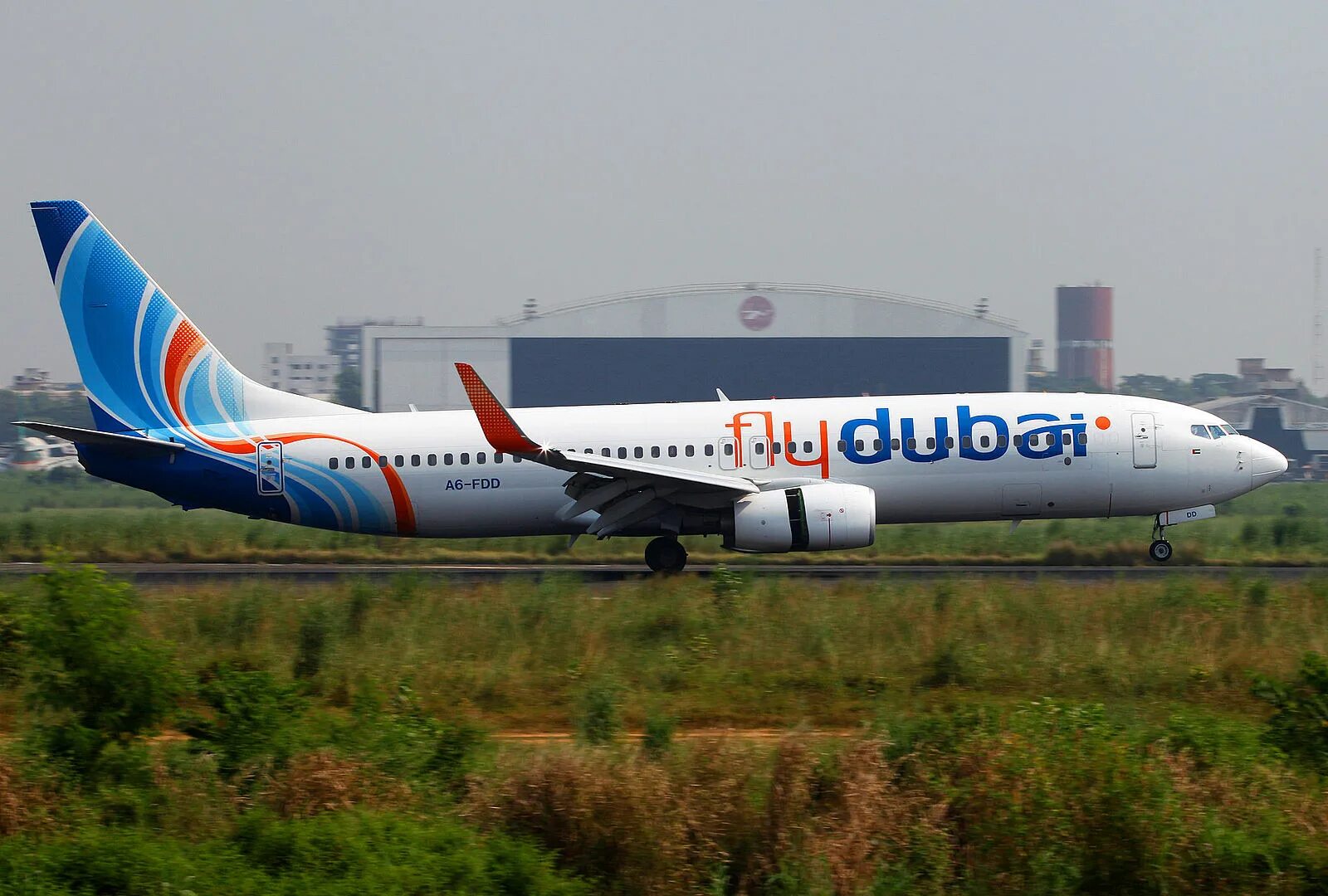 Авиабилеты купить flydubai. B737-800 Флайдубай. Боинг 737 800 Флайдубай. Boeing 737 flydubai. Boeing 737-800 flydubai салон.