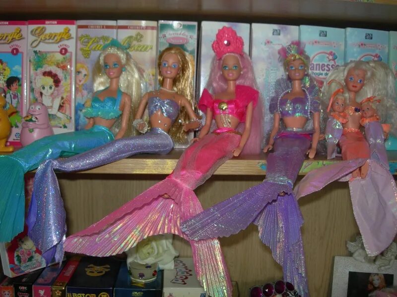 Barbie ann стрипчат. Кукла Барби девяностых. Кукла Барби 90-х годов. Куклы Барби 90. Магазин Барби 90-х годов.
