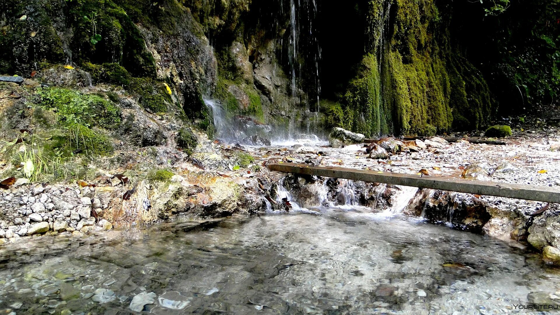 Водопад мужские слезы Абхазия. Юпшарский каньон Абхазия. Водопад мужские слезы Теберда. Водопад Махунцети Батуми.
