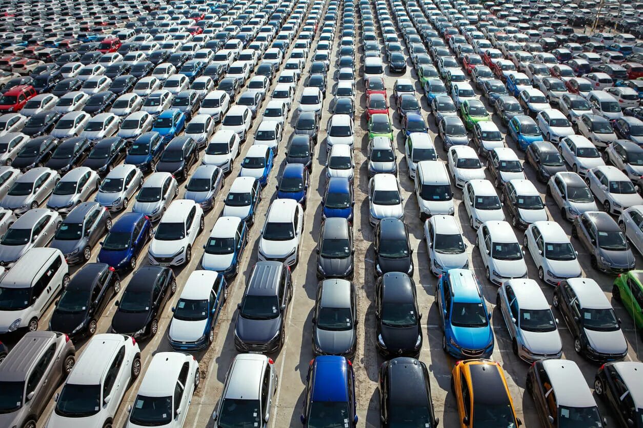 Lots of cars. Машина sale. Иномарки бу. Автомобильный парк. Lots of cars.