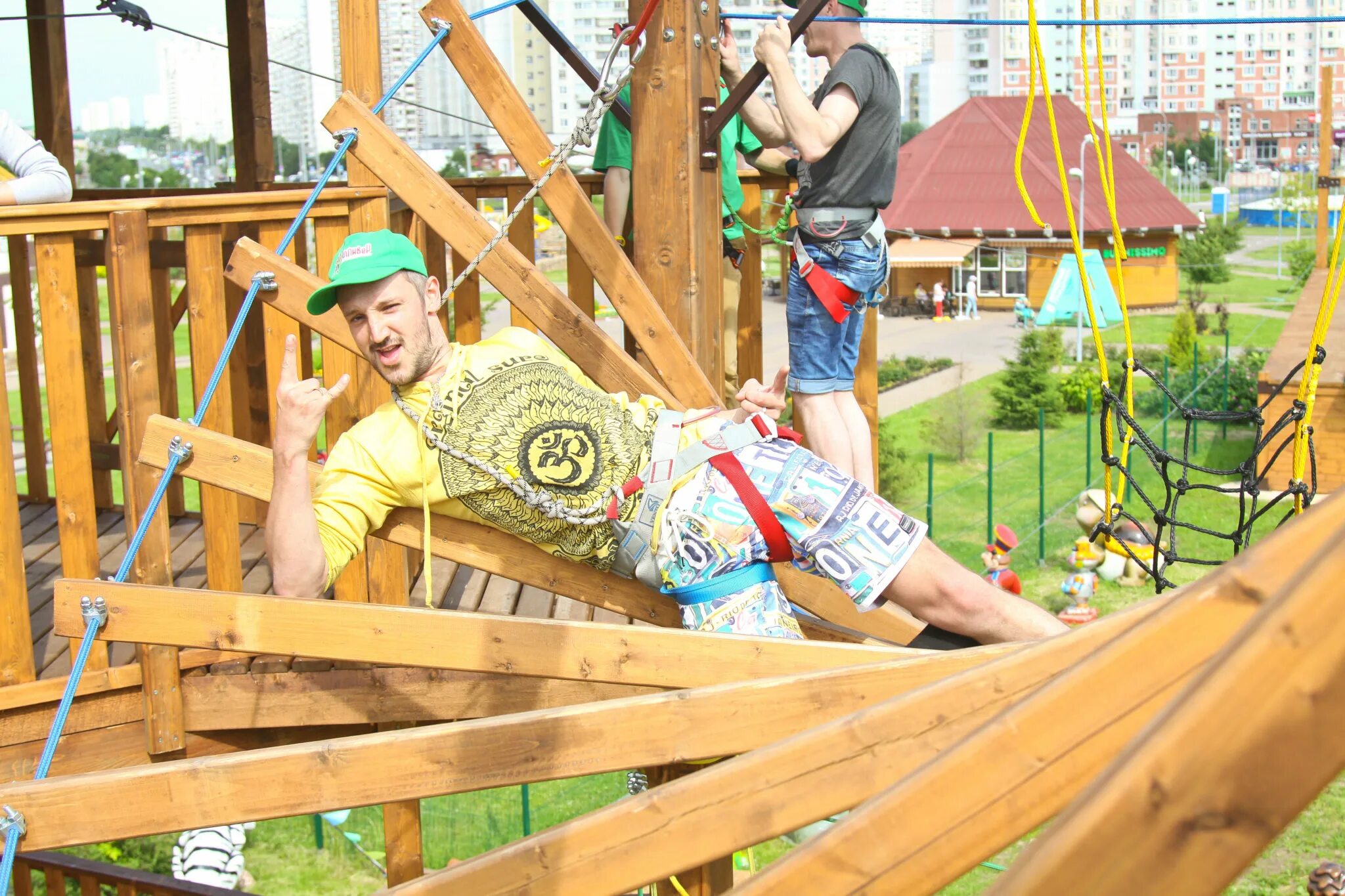 аттракцион "паровозик". тики вики в казани развлекательный центр. развлекательный центр в галактике смоленск для детей сканди парк. семейный парк работа. замания тц акварель.