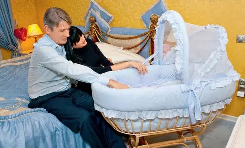 Евгения абдулова 2021. Александр абдулов и его дочь евгения. Сколько лет дочери абдулова. Евгения абдулова сейчас. Евгения абдулова дочь.