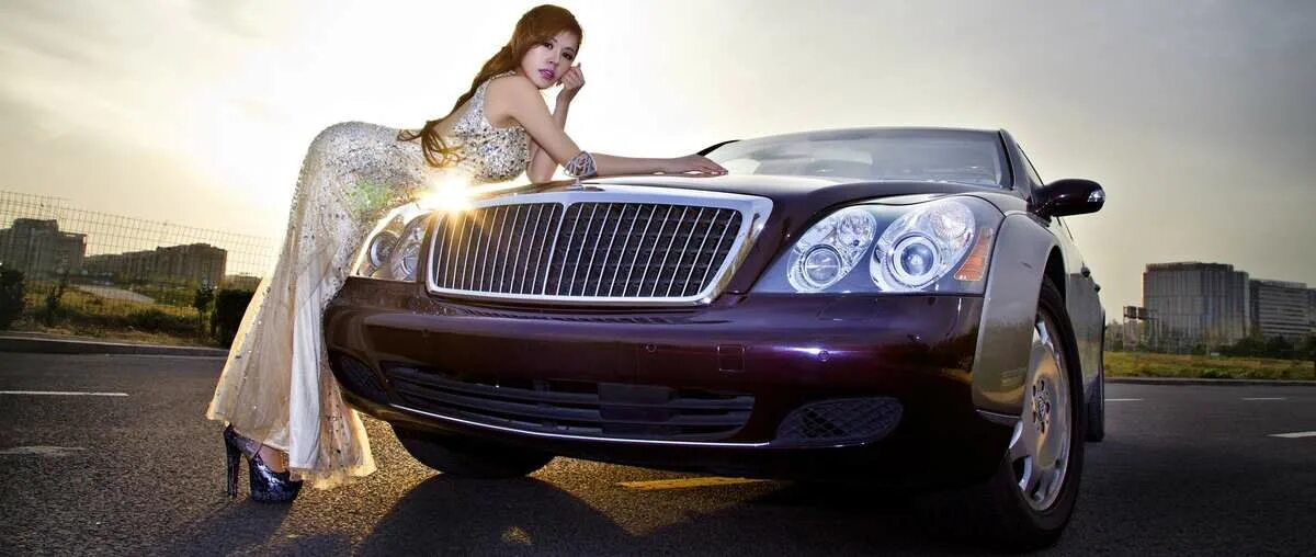 мерседес майбах элитный. роллс ройс врайт красный. налог на дорогие автомобили. туарег налог на роскошь 2020. налог на роскошные авто.