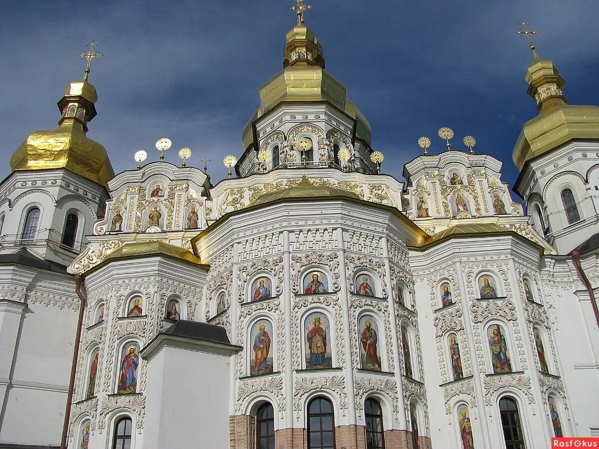 Успенский собор киево-печерского монастыря 1073. Киев успенский собор киево-печерской лавры. Успенский собор киево печерской ла. Храм успения киев. Киев успенский собор киево-печерской лавры.