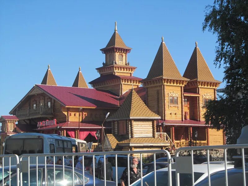 дача купца бугрова в володарске нижегородской области. центр пгт яя. тобольский терем тобольск. терем улан удэ. терем бугрова володарск.