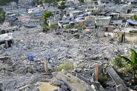 The earthquake destroyed many
