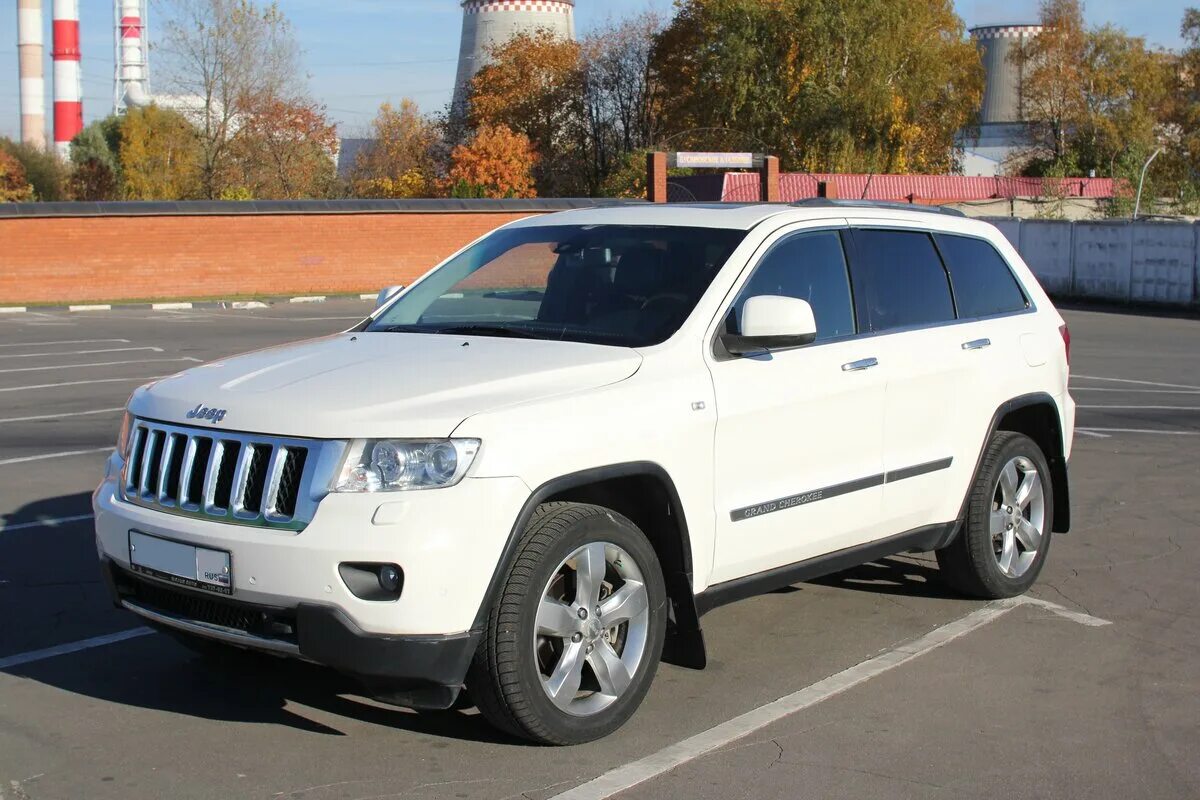 сон белый джип. белый джип высокий. в. сон белый джип. джип гранд чероки белый 2016.