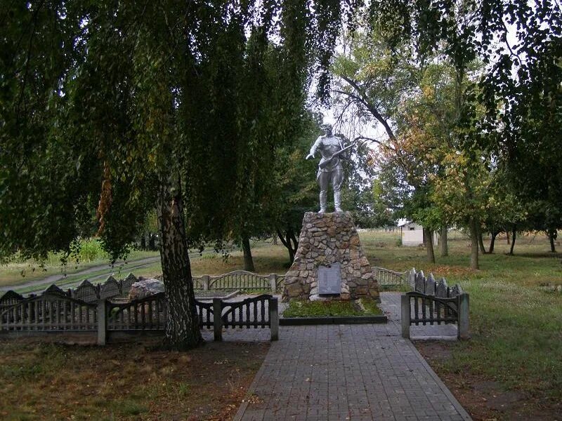 памятник в деревне зайцево. деревня зайцево ленинградская область братская могила. памятник в деревне зайцево. деревня зайцево смоленская область. глазуновский район мемориальный комплекс.