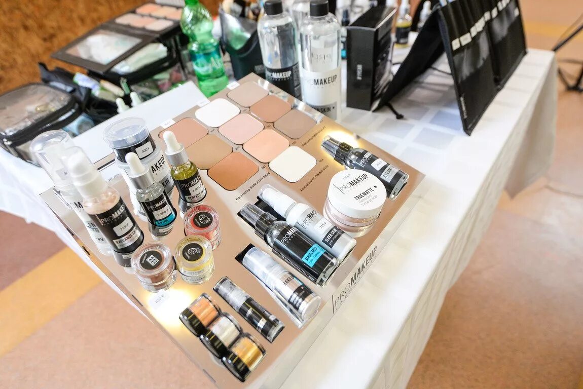 Pro make up laboratory. Promakeup laboratory консилер. promakeup laboratory 5.5 консилер. promakeup laboratory sapphire shine. promakeup laboratory выкладка в магазинах.