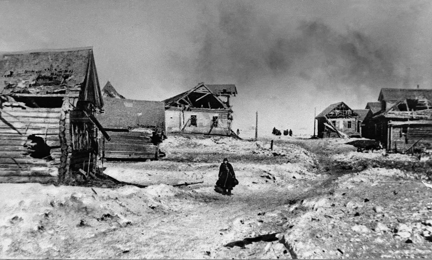 Мировая деревня. Разрушенные деревни ссср 1941-1945. разрушенная деревня 1945 вов. вов 1941 села разрушенные.
