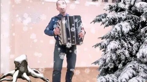 В лесу родилась елочка на аккордеоне